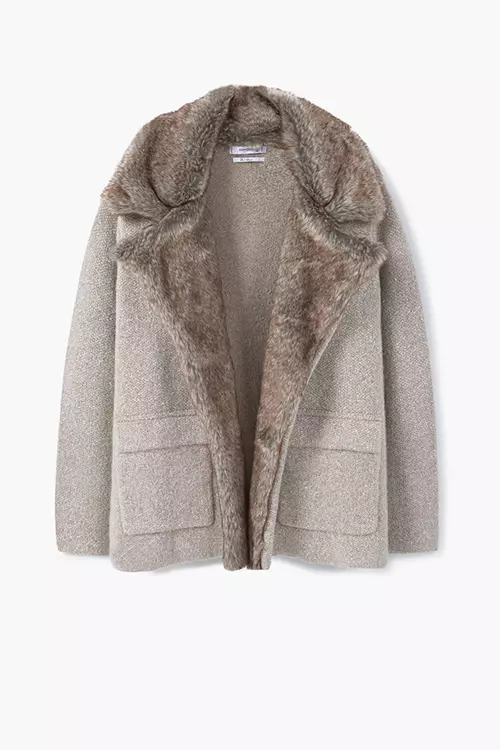 Jacheta cu revere din blana, 249.90 lei