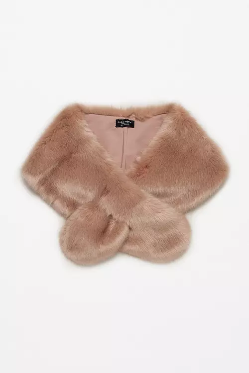 Stola din blana, Zara, 149.90 lei