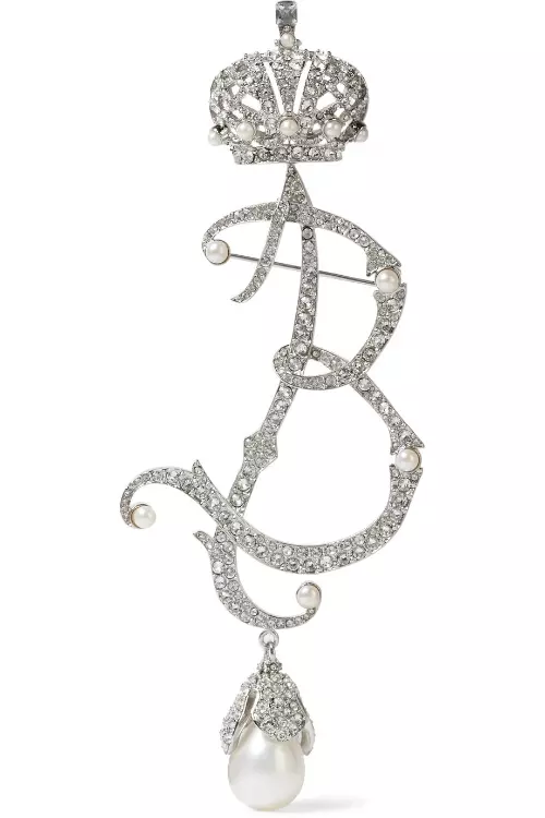 Brosa metalica cu aplicatii din perle si cristale, Balenciaga, 995 euro