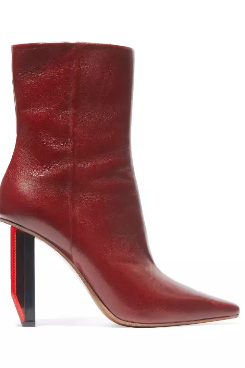 Botine din piele, Vetements, 1.350 euro, www.net-a-porter.com