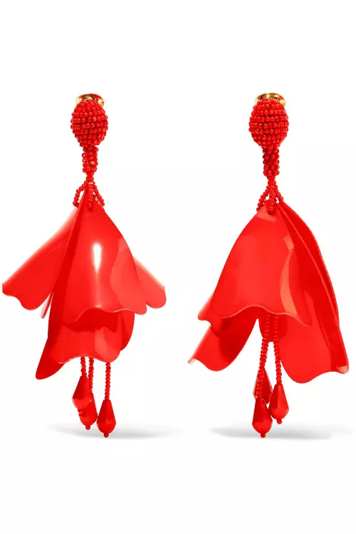 Cercei din plastic, Oscar de la Renta, 425 euro, www.net-a-porter.com