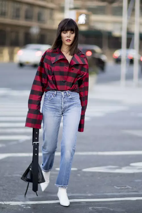 IN: manecile prea lungi