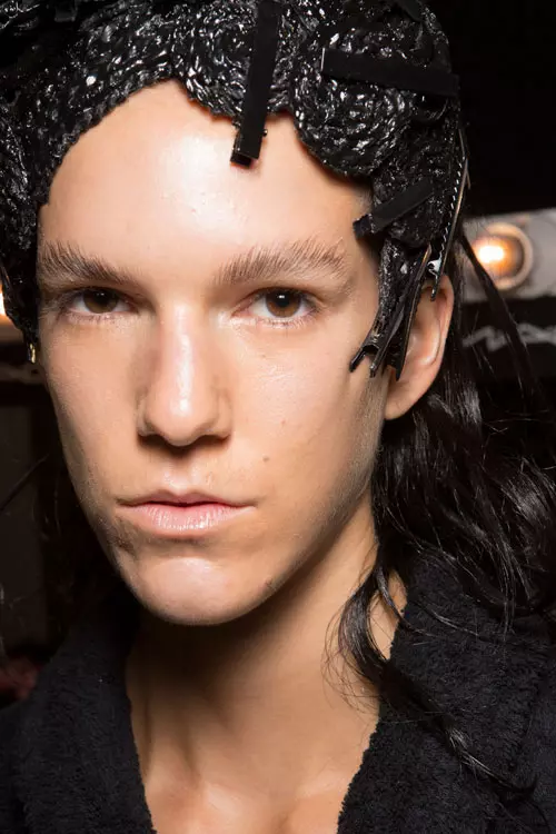 Gareth Pugh colectia primavara-vara 2017 backstage (4)