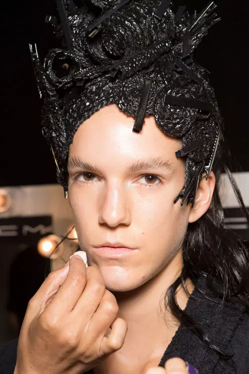 Gareth Pugh colectia primavara-vara 2017 backstage (5)