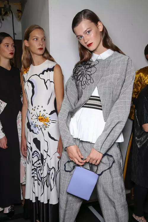 Roksanda colectia primavara-vara 2017 backstage (20)