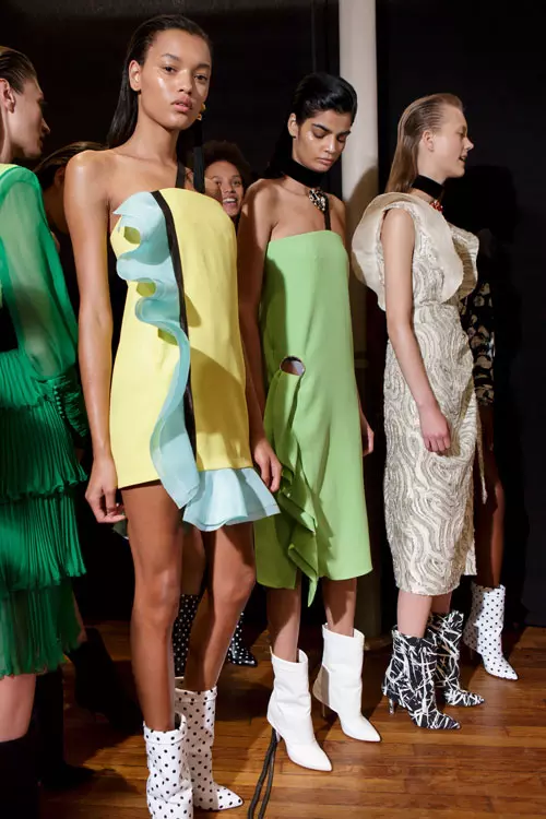 Emanuel Ungaro colectia primavara-vara 2017 backstage (16)