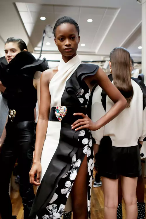 Emanuel Ungaro colectia primavara-vara 2017 backstage (23)