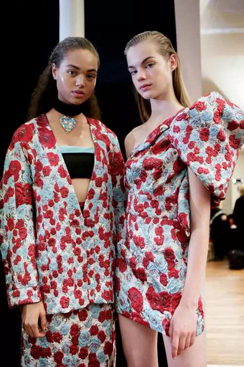 Emanuel Ungaro colectia primavara-vara 2017 backstage (24)