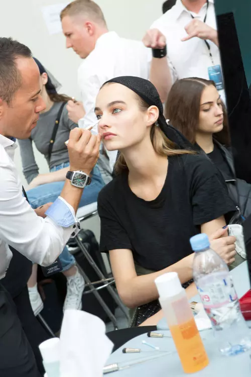 Mugler colectia primavara - vara 2017 backstage (24)