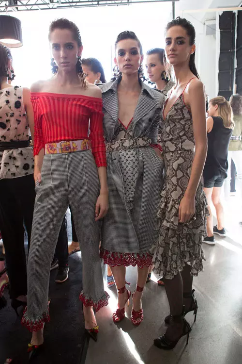 Altuzarra colectia primavara-vara 2017 backstage (11)