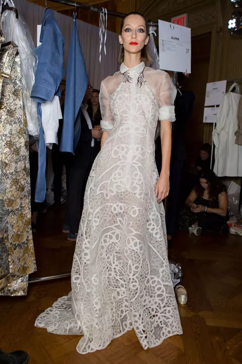 Carolina Herrera colectia primavara-vara 2017 backstage (10)