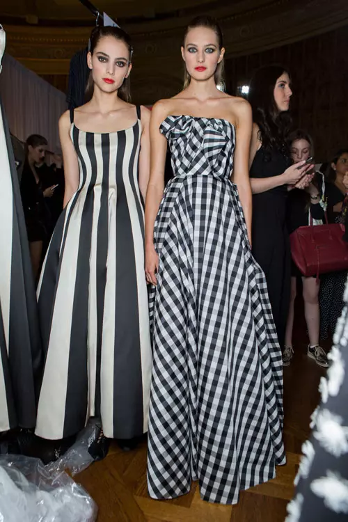 Carolina Herrera colectia primavara-vara 2017 backstage (12)