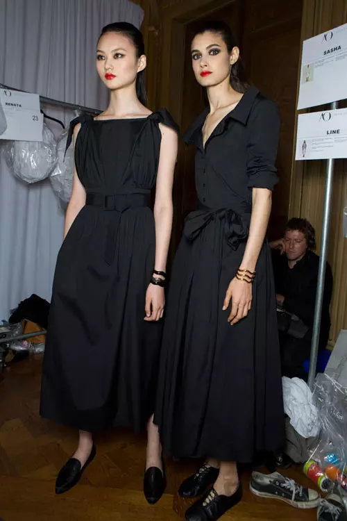 Carolina Herrera colectia primavara-vara 2017 backstage (21)
