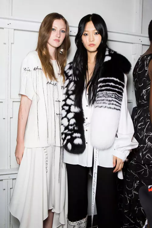 Prabal Gurung colectia primavara-vara 2017 backstage (17)