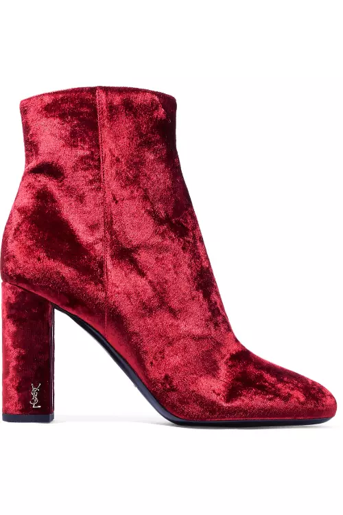 Botine din catifea, Saint Laurent, 3.700 lei, magazinul Mengotti