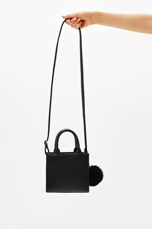 Geanta Bershka 69,90 lei