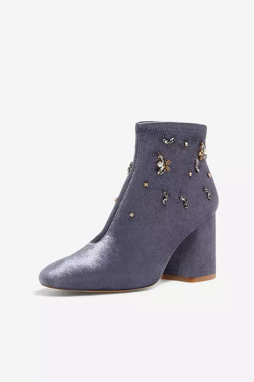 Botine catifea Stradivarius 189,90 lei