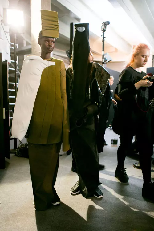 Rick Owens colectia toamna iarna 2017-2018 backstage (10)