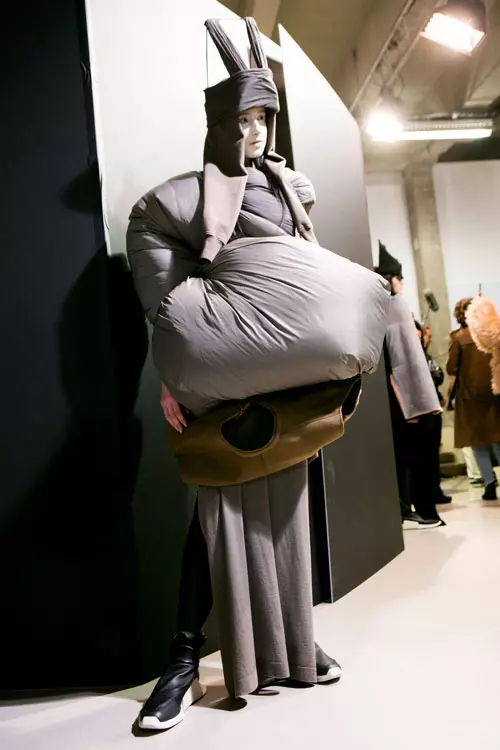 Rick Owens colectia toamna iarna 2017-2018 backstage (15)