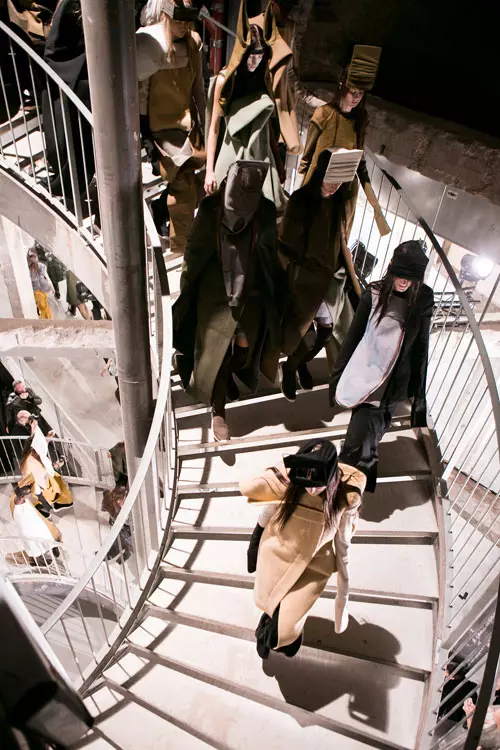 Rick Owens colectia toamna iarna 2017-2018 backstage (24)