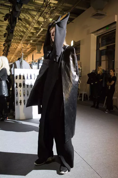 Rick Owens colectia toamna iarna 2017-2018 backstage (30)