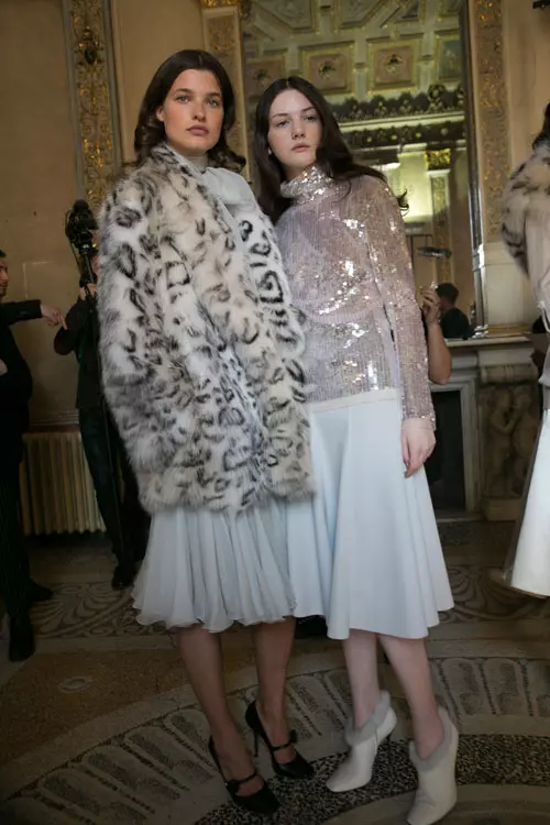 Blumarine colectia toamna-iarna 2017-2018 backstage (15)