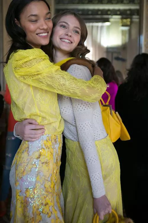 Blumarine colectia toamna-iarna 2017-2018 backstage (21)