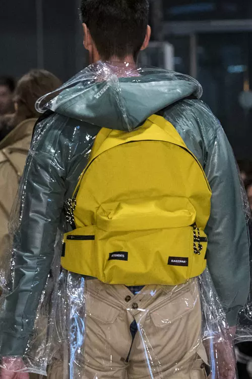 Vetements colectia toamna iarna 2017-2018 accesorii (4)