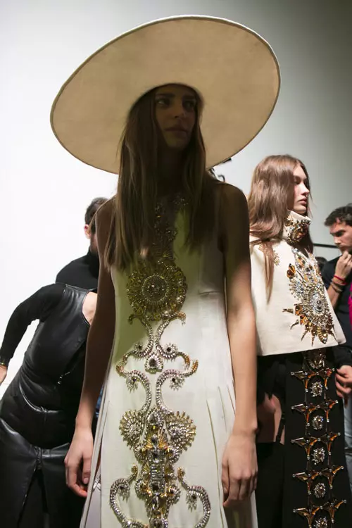 Fausto Puglisi colectia toamna-iarna 2017-2018 backstage (1)