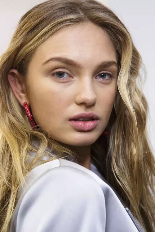 Fendi colectia toamna-iarna 2017-2018 backstage (4)