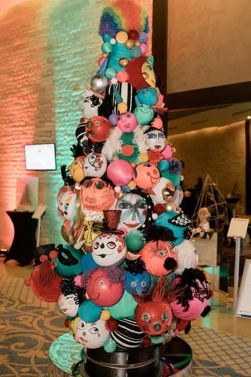 Bradul creat de Doina Levintza