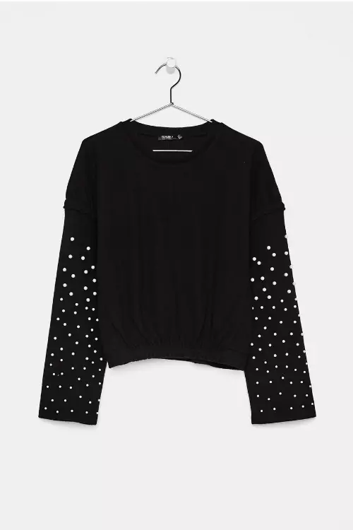 Pulover cu perle Bershka 99,90 lei