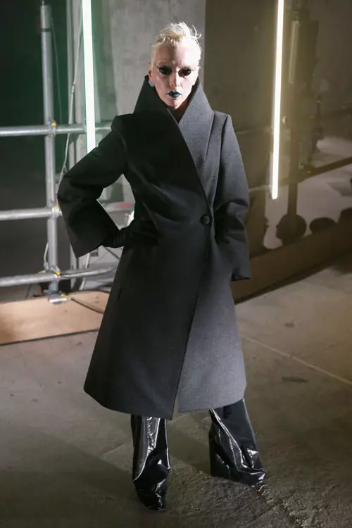 Gareth Pugh colectia toamna - iarna 2017-2018 (20)