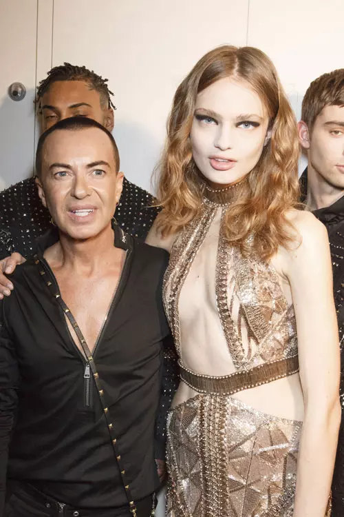 Julien Macdonald colectia toamna - iarna 2017-2018 backstage (15)