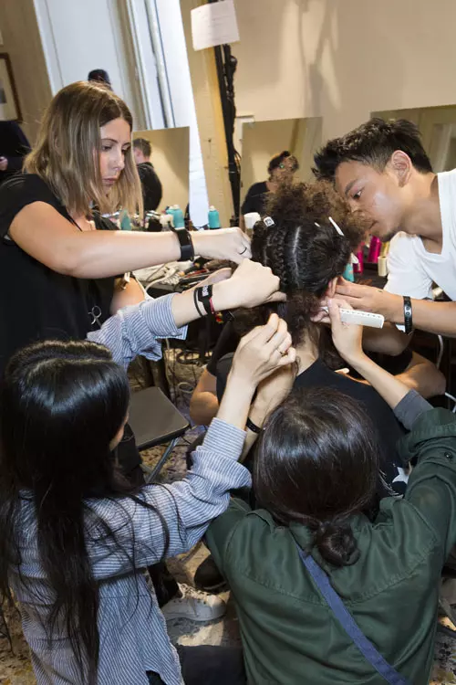 Roberto Cavalli colecția primăvară-vară 2018 backstage (7)