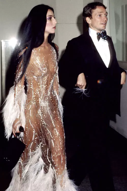 Cher într-o ținută Bob Mackie (1974)