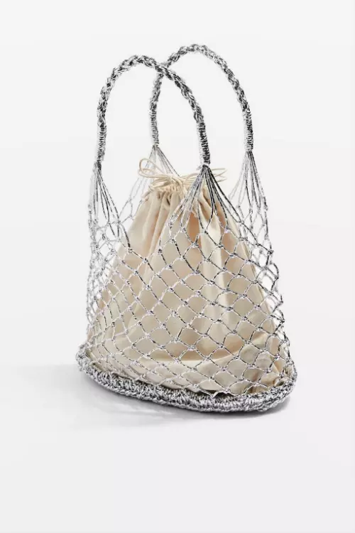 Geantă din material textil, Topshop, 109 lei, www.topshop.com