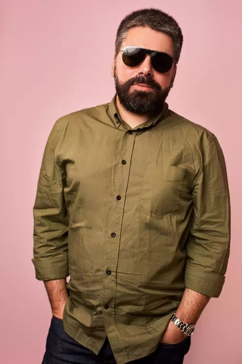 Maurice Munteanu poartă ochelari de soare Dior