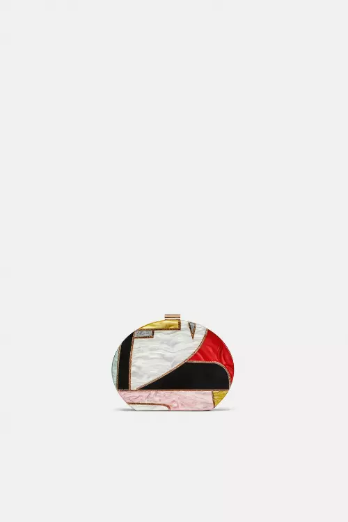 12. Clutch din sidef, Zara, 199,90 lei