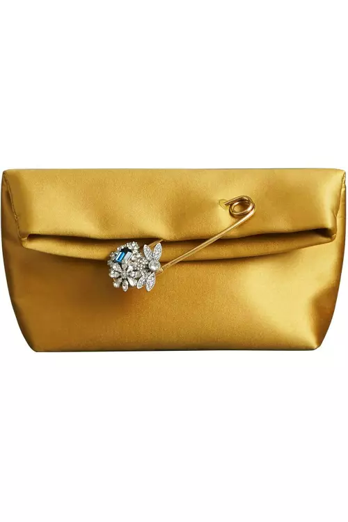 Geantă Burberry, 970 euro, www.farfetch.com
