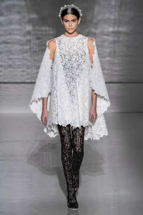 20. Rochia de mireasa mini- Givenchy Couture