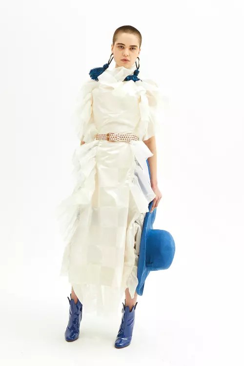 28. Rochia de mireasa nonconformista-Vivienne Westwood