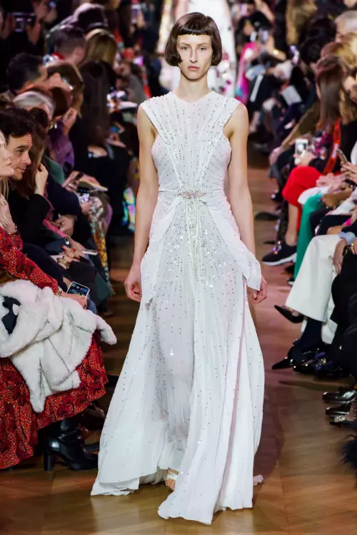 32. Rochia de mireasa romantica- Schiaparelli Couture