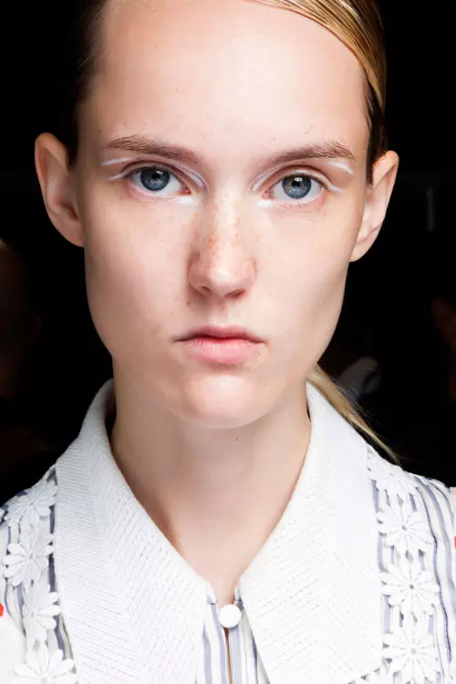 În linie (Self Portrait)