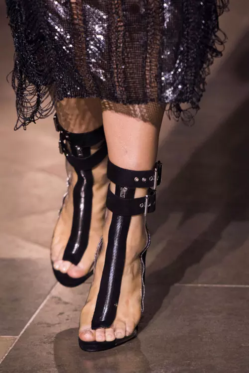 Julien Macdonald colecția primăvară-vară 2019 accesorii (11)