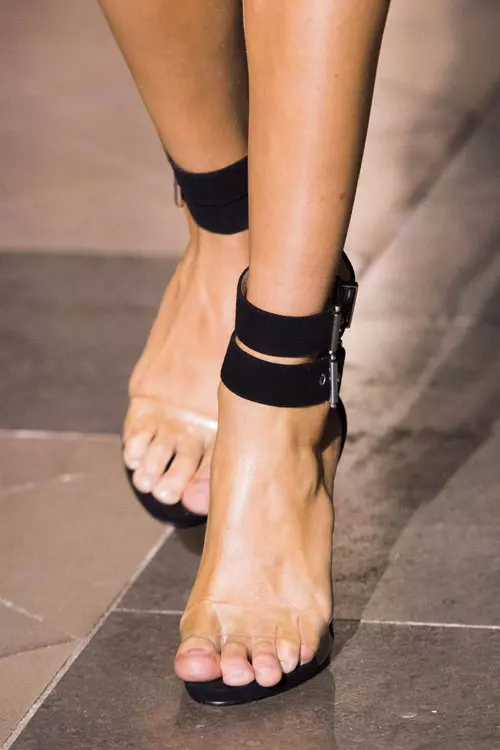 Julien Macdonald colecția primăvară-vară 2019 accesorii (17)