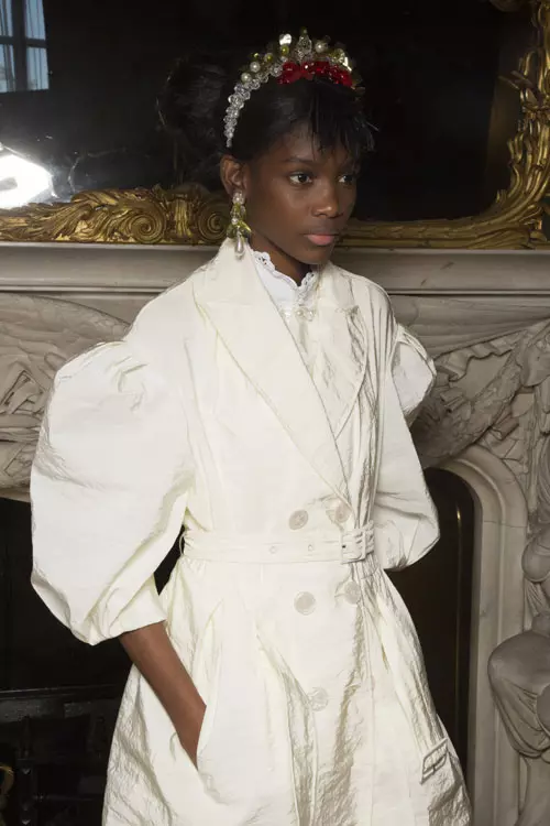 Simone Rocha colecția primăvară-vară 2019 backstage (22)