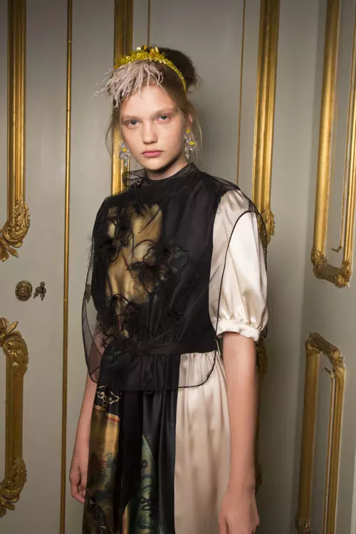 Simone Rocha colecția primăvară-vară 2019 backstage (8)