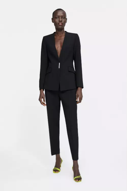 Blazer negru Zara 199,90 lei