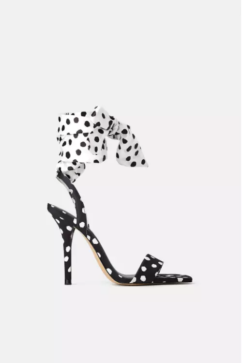 Sandale cu toc si buline Zara 199,90 lei